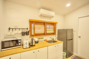 Lakeview House 3 | In-room dining