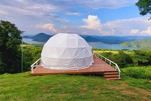 Hilltop No.5 | Vista desde la habitación