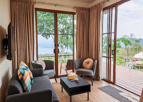 Lakeview House 1 | View from room