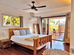 Villa de lujo, 2 habitaciones, vistas a la playa | Ropa de cama de alta calidad y colchones con acolchado adicional