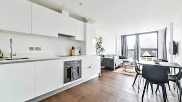 Réfrigérateur, four, plaque de cuisson, lave-vaisselle