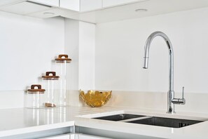 Interior - GuestReady - Modern designed home in London (London)