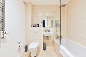 Doccia, asciugacapelli, asciugamani