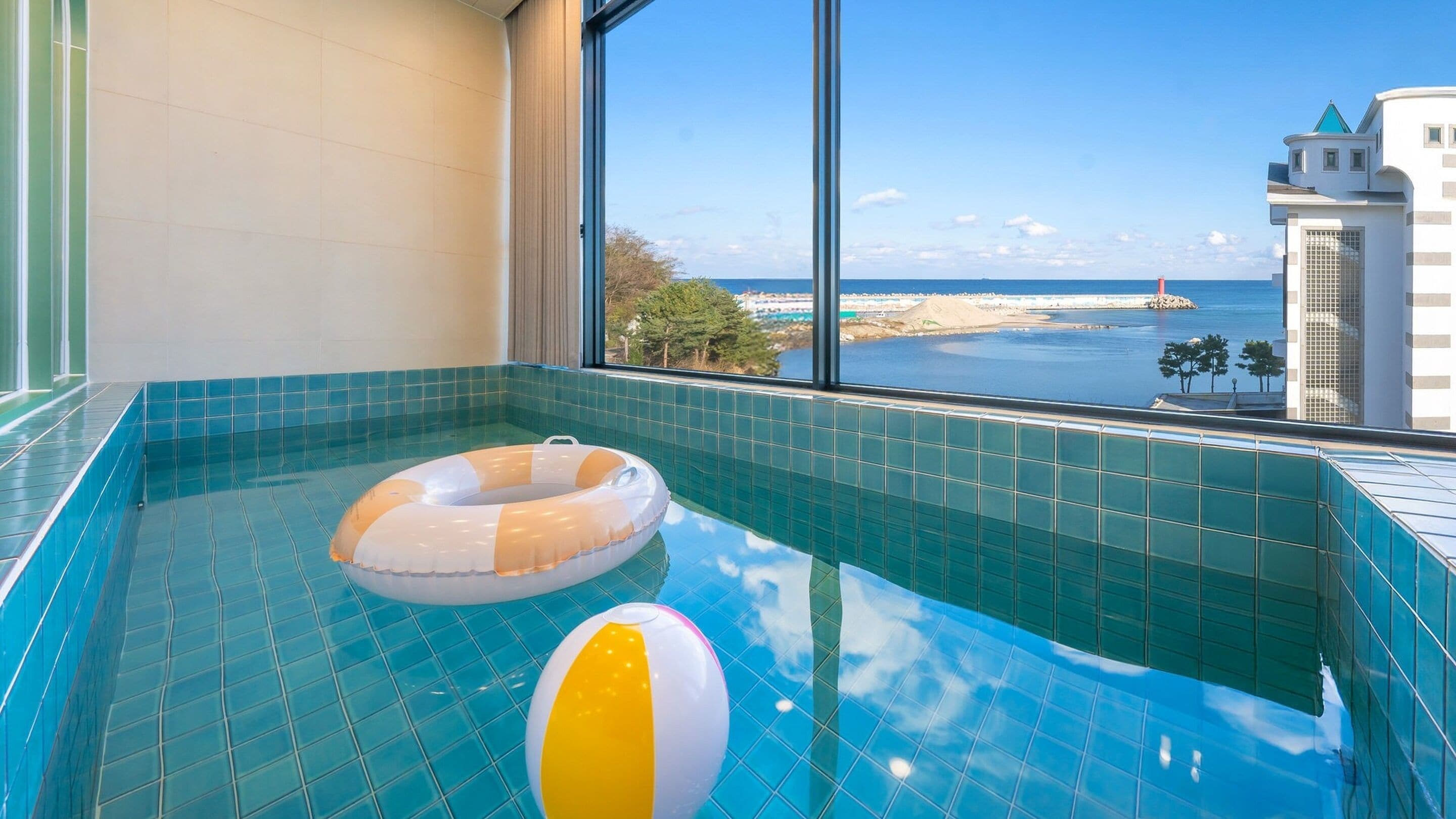 Basic Room, 1 Bedroom (room 402) | 1 bedroom, free WiFi