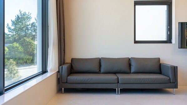 Basic Room, 1 Bedroom (room 120) - Gangneung Leventia Pool Villa (Gangneung)