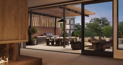 Luxury new studio in downtown Healdsburg with WiFi, AC, Poolhouse/Fitness Center