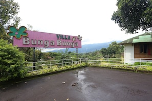 Free self-parking - Nusantara Bunga-Bunga By Reccoma (Cisarua)