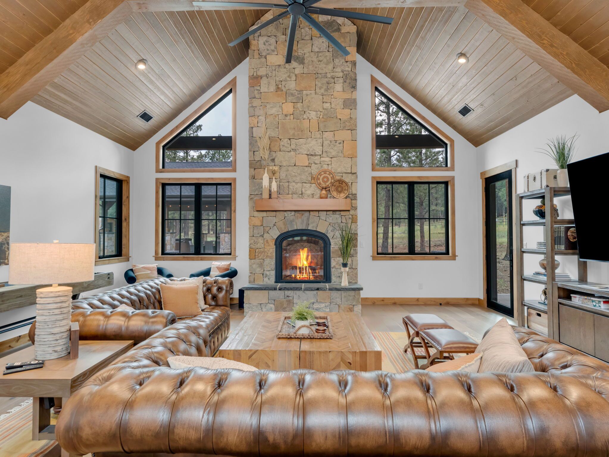 Large Luxury 5-br Flagstaff Cabin On 8 Acres - Flagstaff, AZ
