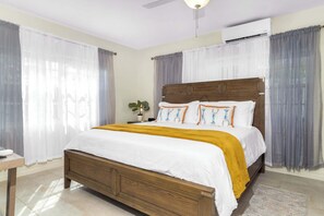 2 bedrooms, iron/ironing board, free WiFi, bed sheets - Cozy Stay Near Grace Bay Beach + BBQ Patio (Grace Bay)