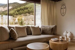 Smart TV, chimenea, videojuegos y reproductor de DVD 