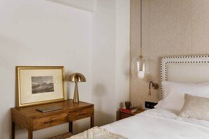 6 bedrooms, in-room safe, iron/ironing board, free WiFi
