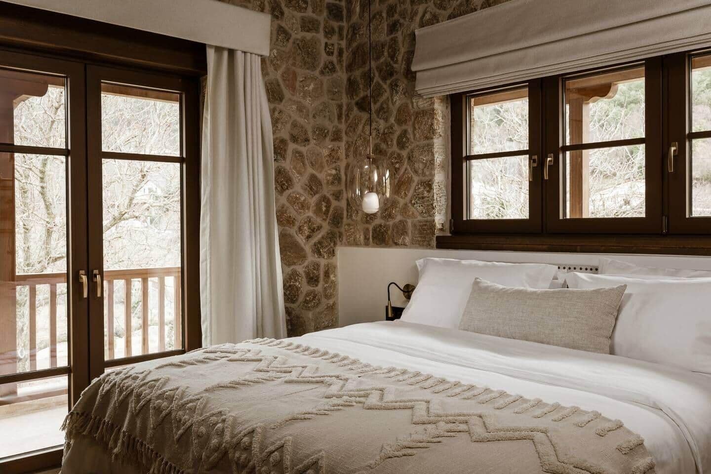 6 chambres, coffre-fort, fer et planche à repasser