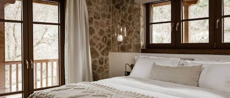 6 chambres, coffre-fort, fer et planche Ă repasser