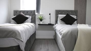 3 bedrooms, iron/ironing board, WiFi, bed sheets
