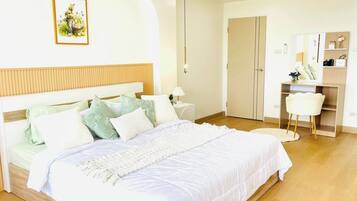 3 bedrooms, iron/ironing board, WiFi, bed sheets