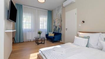 Free WiFi, bed sheets