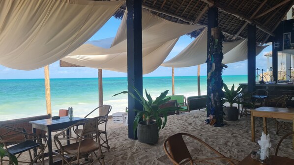 Breakfast, lunch, dinner served; beach views - Garden Beach Bungalows (Jambiani)