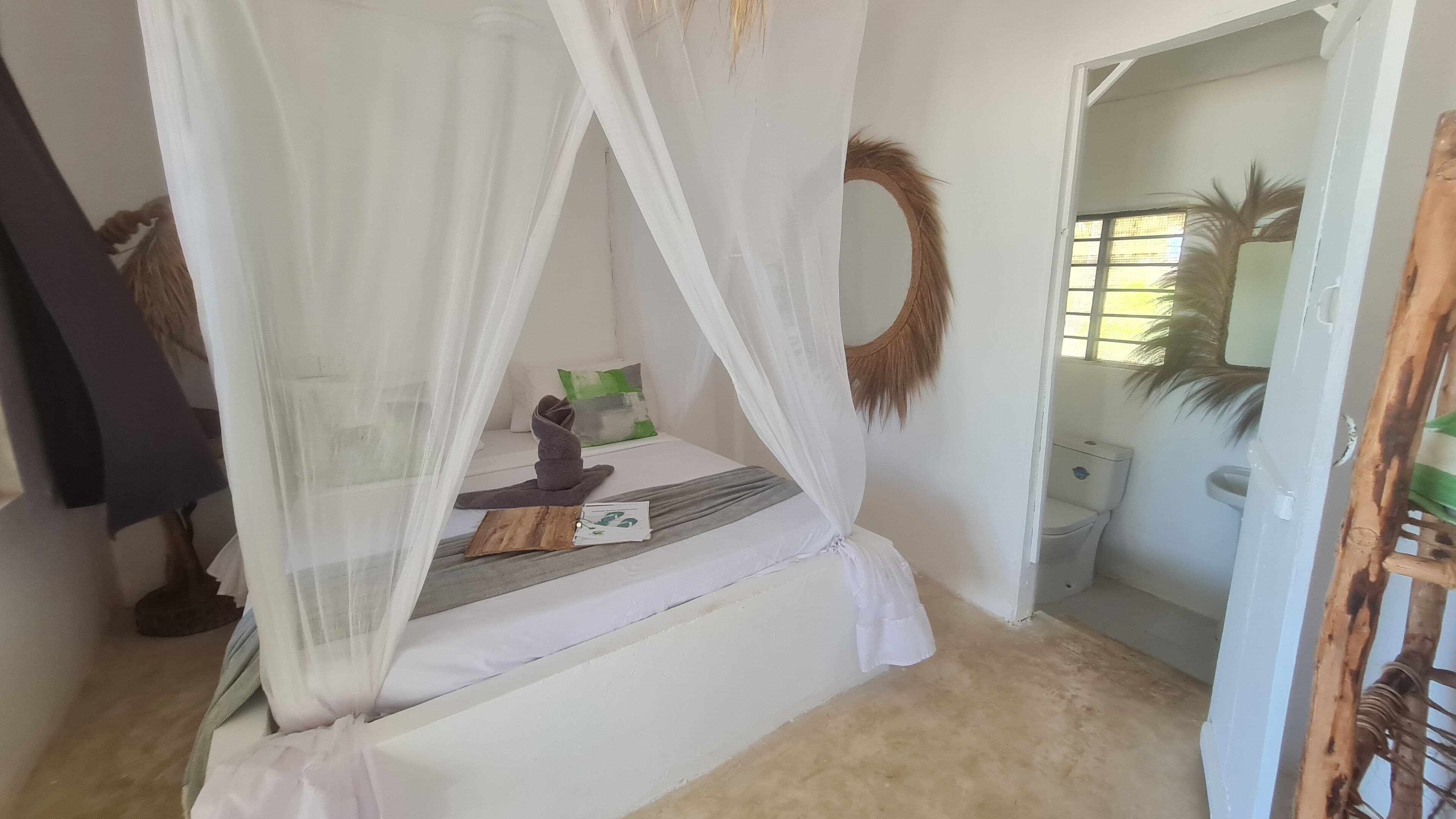 Habitación básica doble, vista al mar | Caja de seguridad en la habitación y decoración personalizada 