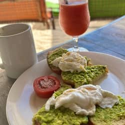 Desayuno a la carta incluido todos los días