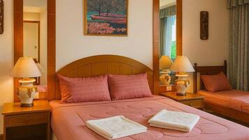 Deluxe Room, Partial Sea View | Free WiFi