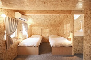 2 bedrooms, desk, free WiFi, bed sheets