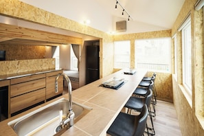 Fridge, microwave, stovetop, cookware/dishes/utensils