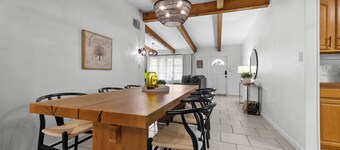 Cozy 4BR Family Stay w/ Firepit+BBQ+Games Near UF, Shands & Everything in GNV