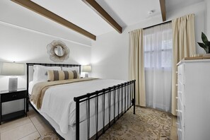 4 bedrooms, desk, iron/ironing board, travel cot
