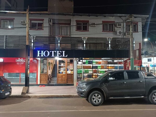 Front of property - Hotel La Gran Manzana (Puerto Iguazú)