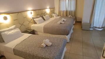 Chambre Quadruple Supérieure | Couette en duvet d'oie, chambres insonorisées, Wi-Fi gratuit