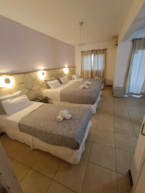 Superior Quadruple Room - Hotel La Gran Manzana (Puerto Iguazú)