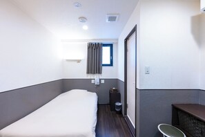 1 bedroom, iron/ironing board, internet, bed sheets