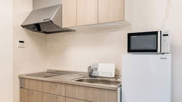 雪櫃、微波爐、廚房用具/餐具/器皿
