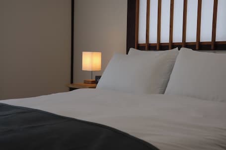 4 bedrooms, free WiFi, bed sheets