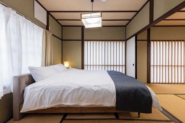 4 bedrooms, free WiFi, bed sheets