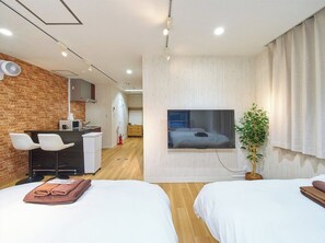 1 bedroom, desk, free WiFi, bed sheets