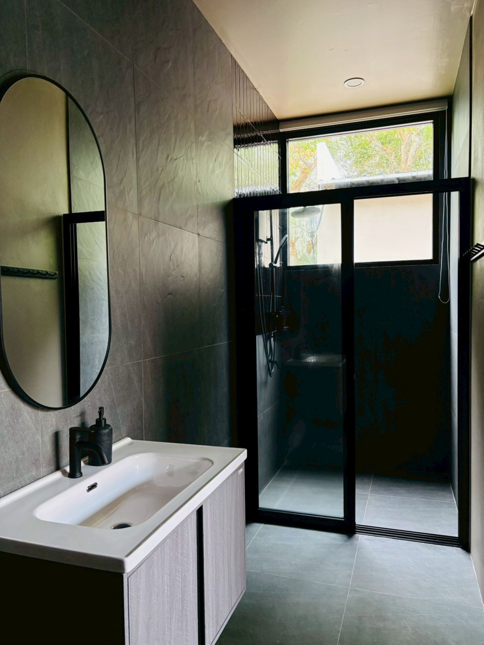 Villa with Private Pool | Kamar mandi | Bathtub dan shower terpisah dan perlengkapan mandi gratis