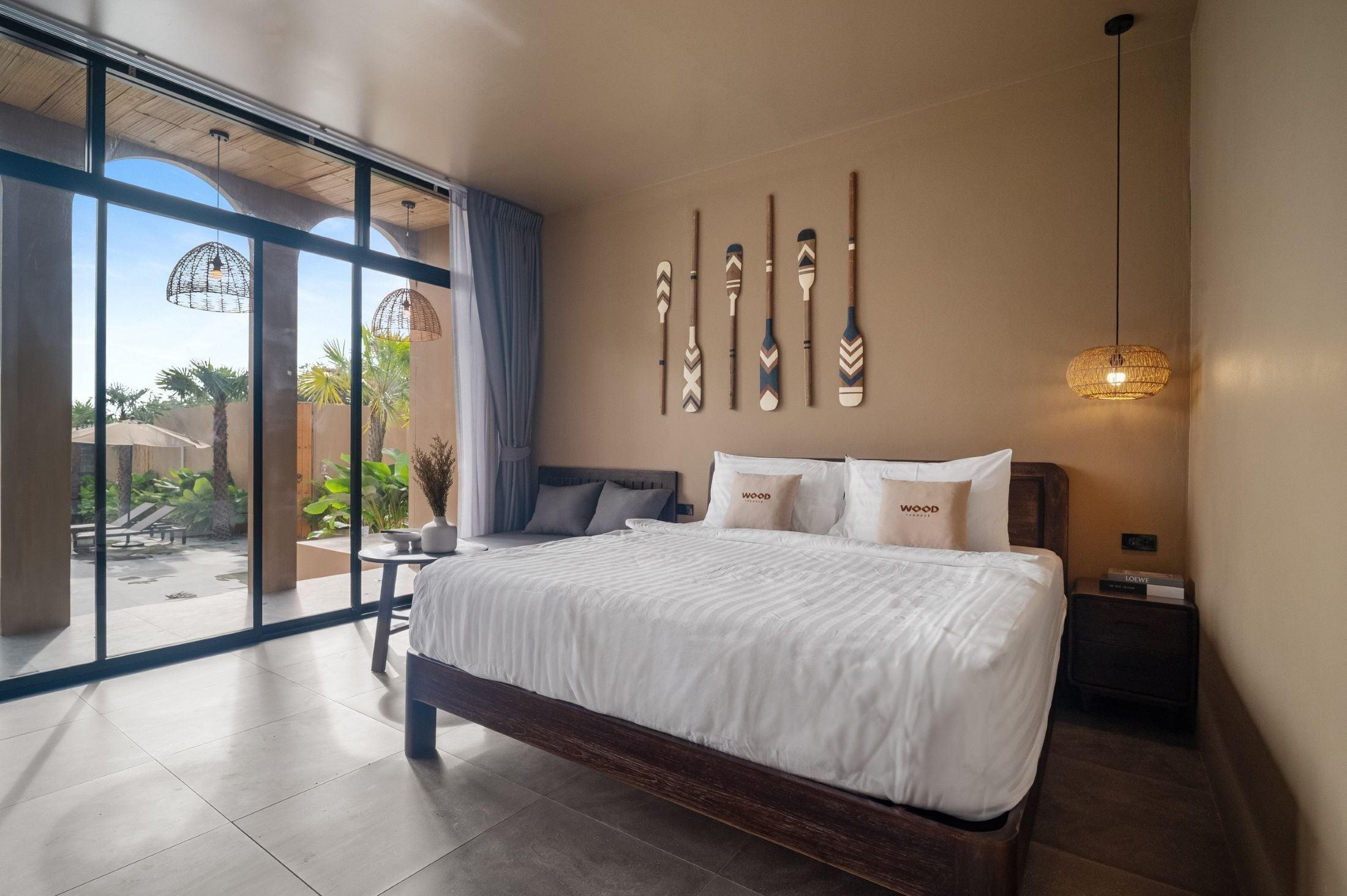 In-room safe, desk, free WiFi