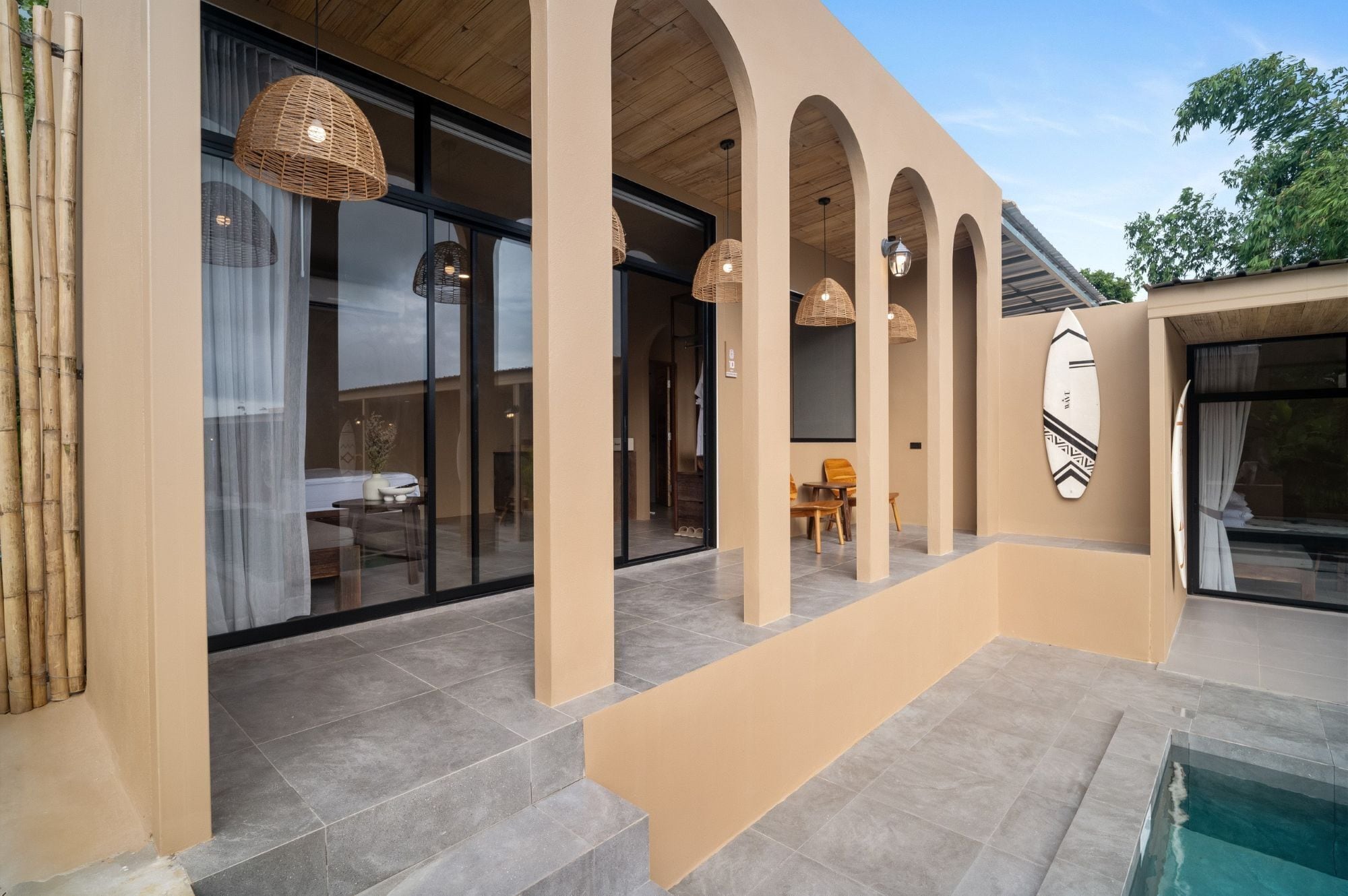 Pool Access | Cofres nos quartos, escrivaninha, Wi-Fi de cortesia