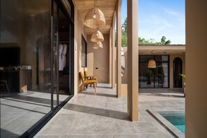 Pool Access | ตู้นิรภัยในห้องพัก, โต๊ะทำงาน, Wi-Fi ฟรี