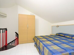 2 quartos, berço de viagem, Wi-Fi de cortesia, roupa de cama
