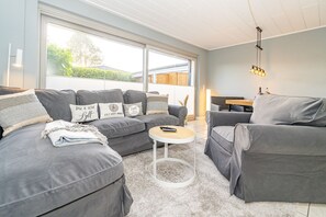 Unclassified image, 5 of 31, button - Lachmöwe - Holiday home in Tinnum with fireplace and terrace. (Sylt / OT Tinnum)