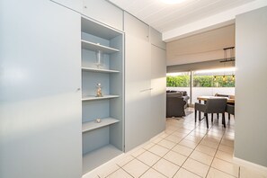 Unclassified image, 2 of 31, button - Lachmöwe - Holiday home in Tinnum with fireplace and terrace. (Sylt / OT Tinnum)