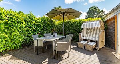 Lachmöwe - Holiday home in Tinnum with fireplace and terrace.