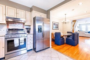 Unclassified image, 3 of 49, button