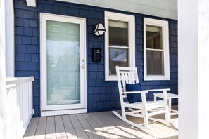 Unclassified image, 5 of 49, button