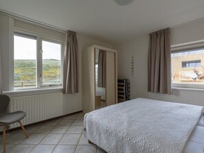 Deluxe Apartment, 2 Bedrooms | 8 bedrooms, bed sheets - Spacious Home With Balcony by Belvilla (Callantsoog)