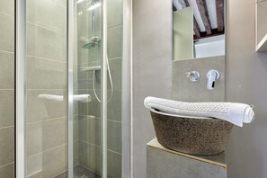 Apartment | Badezimmer