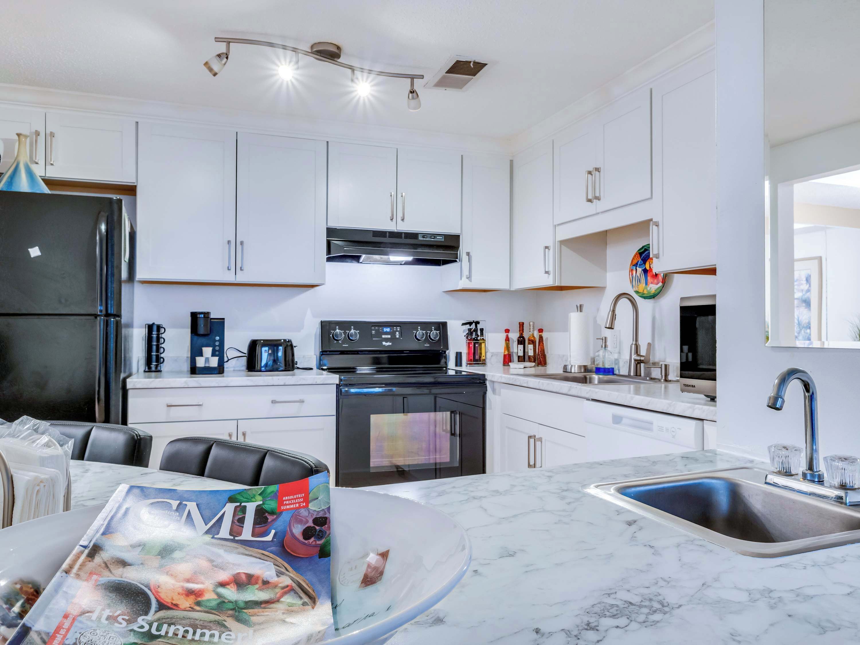 冰箱、微波炉、烤箱、炉灶