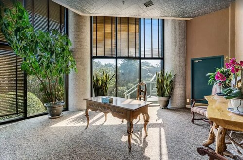 Uhost AI | Cozy 2BR Condo | Stunning Mountain Views